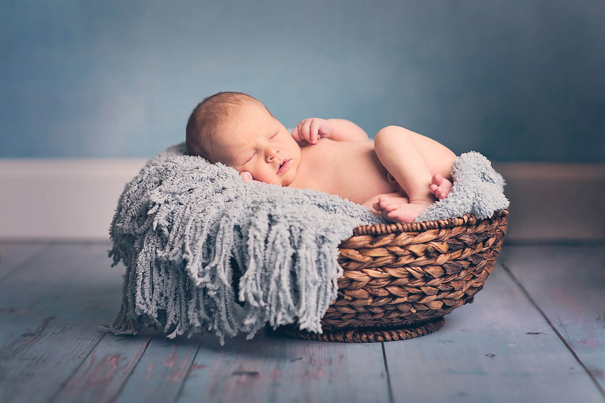 newborn posing basket